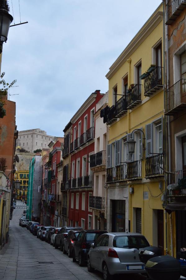 Domu 600 - Suite Mini Appartamento Cagliari Centro Storico المظهر الخارجي الصورة