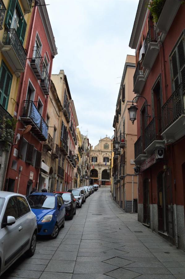 Domu 600 - Suite Mini Appartamento Cagliari Centro Storico المظهر الخارجي الصورة